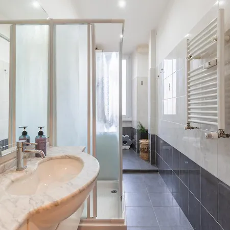 Ostiense 2 Bedroom Flat דירה