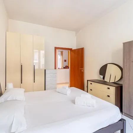 Ostiense 2 Bedroom Flat شقة *
