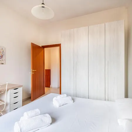 Ostiense 2 Bedroom Flat * Rome